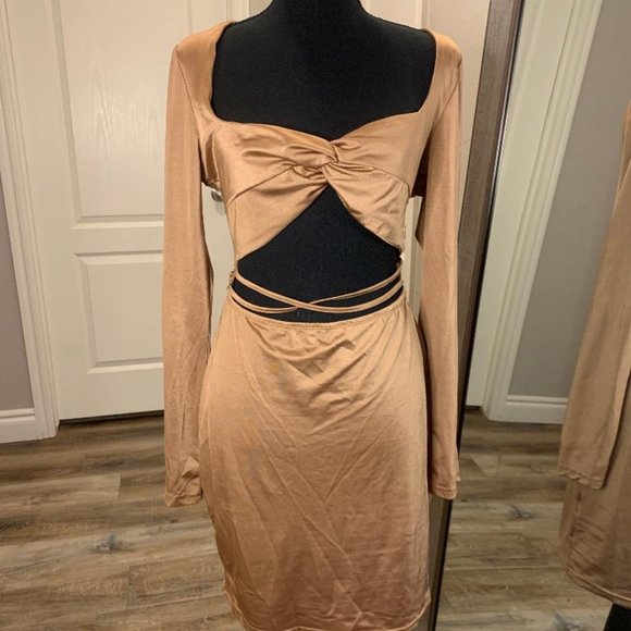 SHEIN Twist Front Cut Out Bodycon Dress - Picture 5 of 16